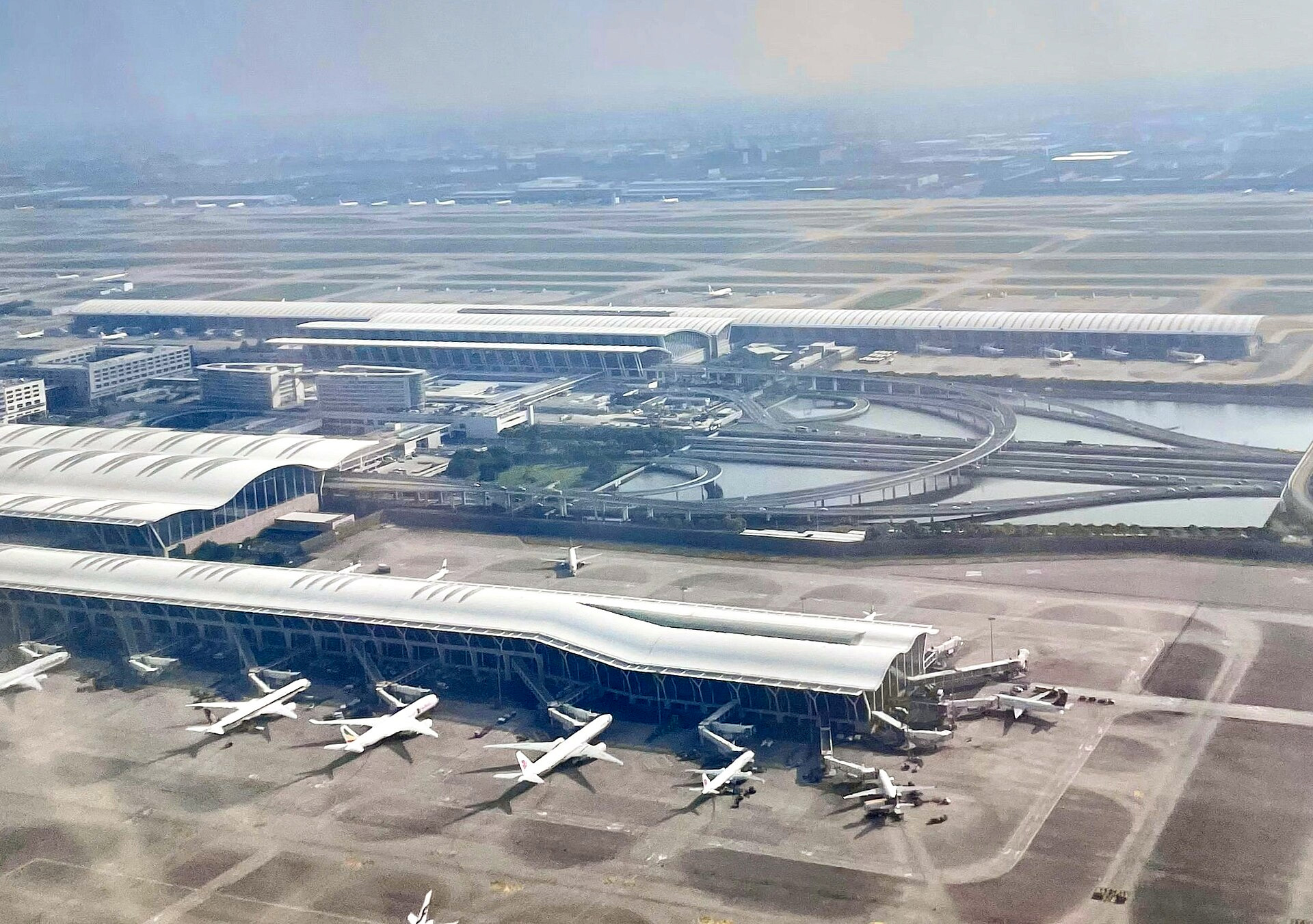 ups-dhl-yuncargo